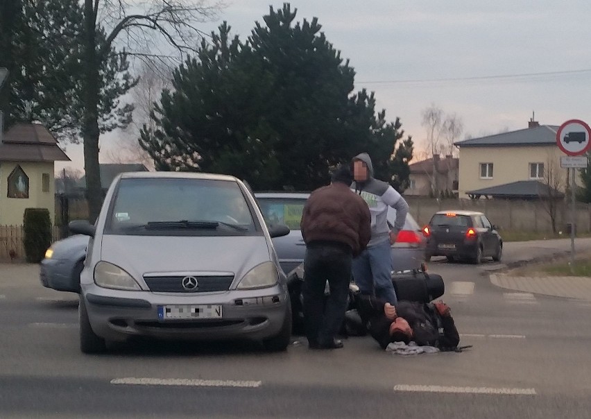 Wypadek z udziałem motocyklisty na rogu ulic Słowackiego i...