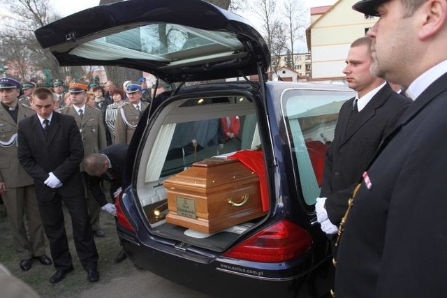 Czynności ekshumacyjne i sekcyjne ciała abp Mirona Chodakowskiego zostały zakończone w zaplanowanym terminie.