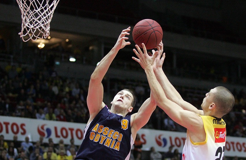 Bez sensacji w koszykarskich derbach Trójmiasta. Trefl Sopot rozbił Asseco Gdynia [ZDJĘCIA]