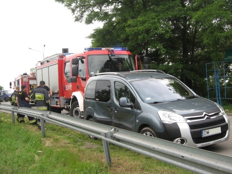 Siechnice: Przejechał na czerwonym świetle wprost pod samochód (ZDJĘCIA)