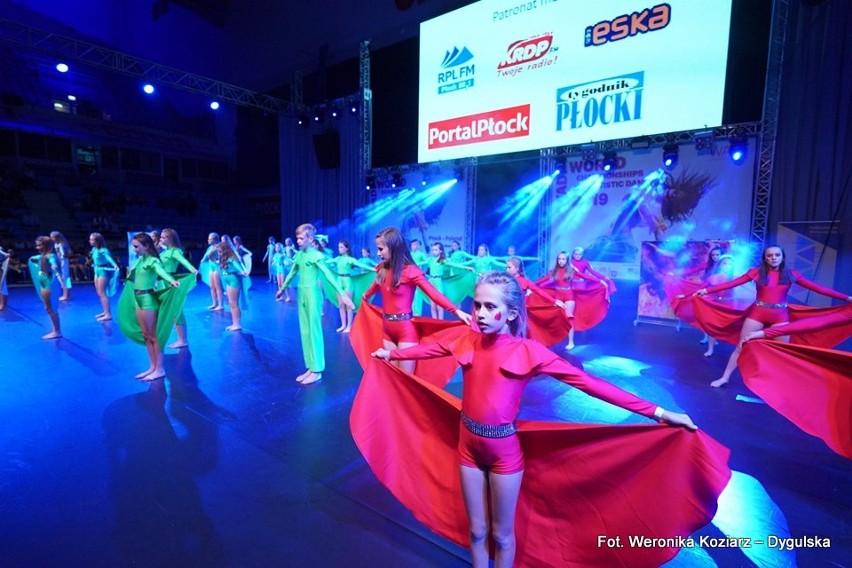 Sukces tancerzy ze Staszowa na mistrzostwach świata WADF 2019 w Płocku (ZDJĘCIA)  
