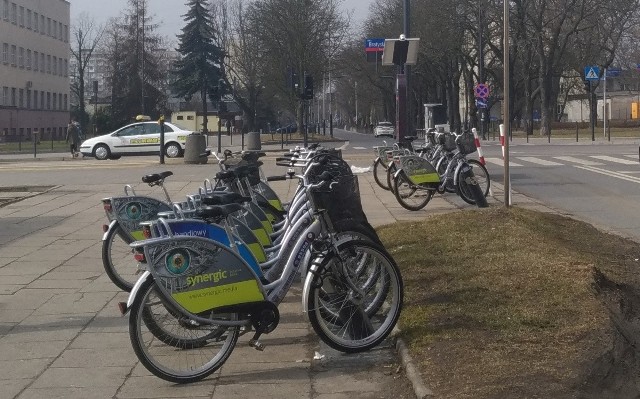 Miejskie rowery zniknęły z łódzkich ulic z końcem listopada ubiegłego roku. W tym roku nie jeździły.