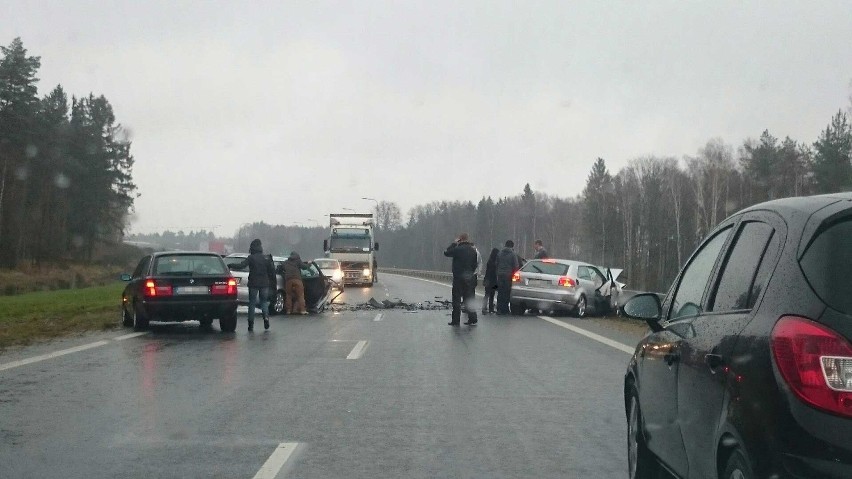 Wypadek na obwodnicy Słupska. Droga zablokowana [zdjęcia]