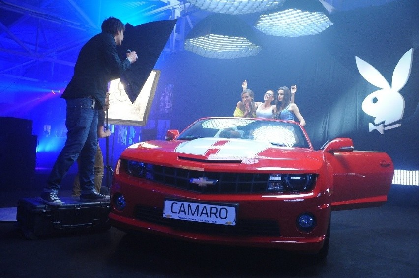 Kulisy sesji zdjęciowej z udziałem Camaro oraz modelek...