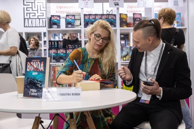 Część autorów i autorek, którzy w miniony weekend wzięli udział w krakowskich targach książki, przyjedzie również do Katowic.