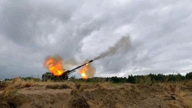Rosjanie ostrzelali Awdijiwkę na wschodzie Ukrainy. Zdjęcie ilustracyjne