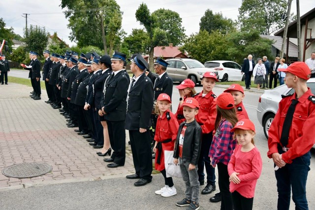 W niedzielę, 4 września, odbyły się oficjalne obchody 105-lecia istnienia Ochotniczej Straży Pożarnej w Rzeczniowie.