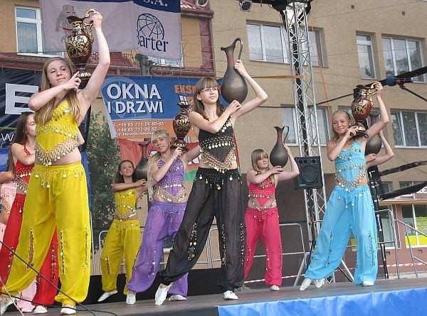 Podczas ubiegłorocznej Letniej Akademii Wiedzy o Tatarach można było podziwiać występy dziewczyn ubranych w tradycyjne stroje