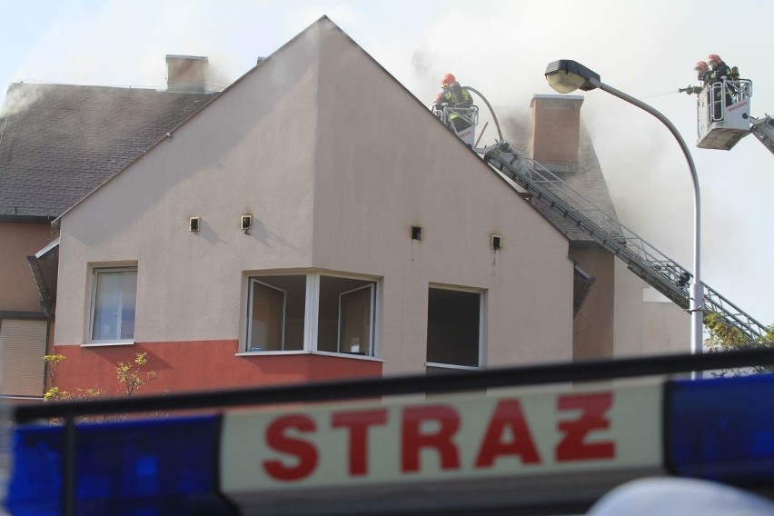 Pożar na Krzyckiej. Osiem zastępów straży w akcji, ewakuowano mieszkańców