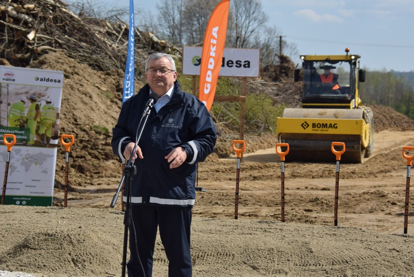 Oficjalna inauguracja budowy odcinka S19 Krosno-Miejsce Piastowe. Będzie gotowy za 2,5 roku [ZDJĘCIA]