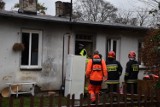Pożar w Wejherowie na ul. Śmiechowskiej 14.12.2019. Nie żyje kobieta, mężczyzna jest w szpitalu. Paliło się mieszkanie w budynku komunalnym