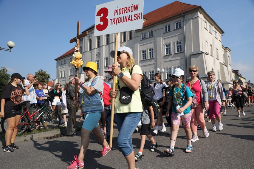 Około 500 pątników pielgrzymuje do Częstochowy