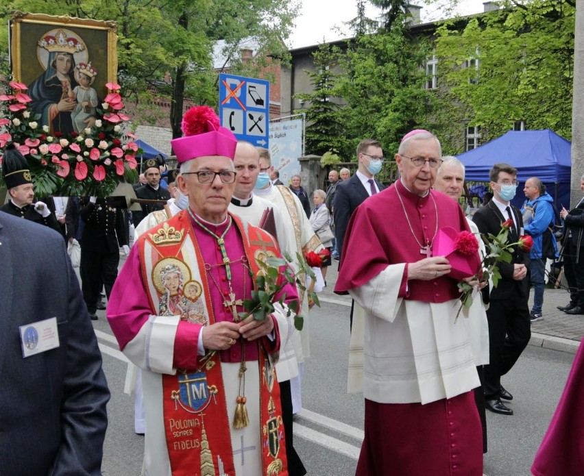 Apb Wiktor Skworc w trakcie Pielgrzymki Mężczyzn do Piekar...