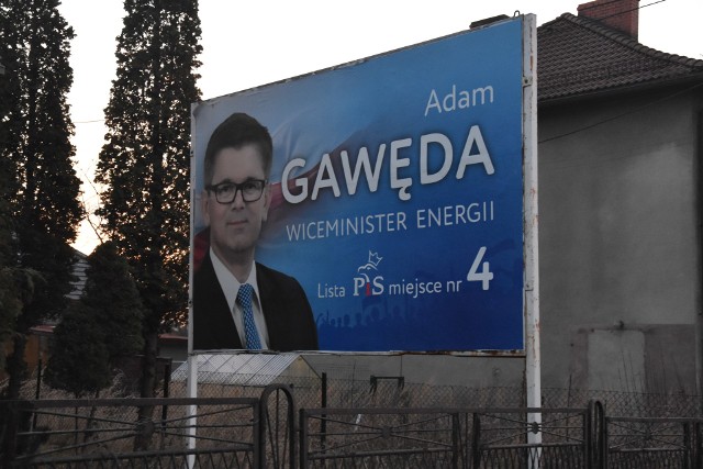 Po dwóch miesiącach od wyborów, w Rybniku nadal można znaleźć banery i billboardy kandydatów.