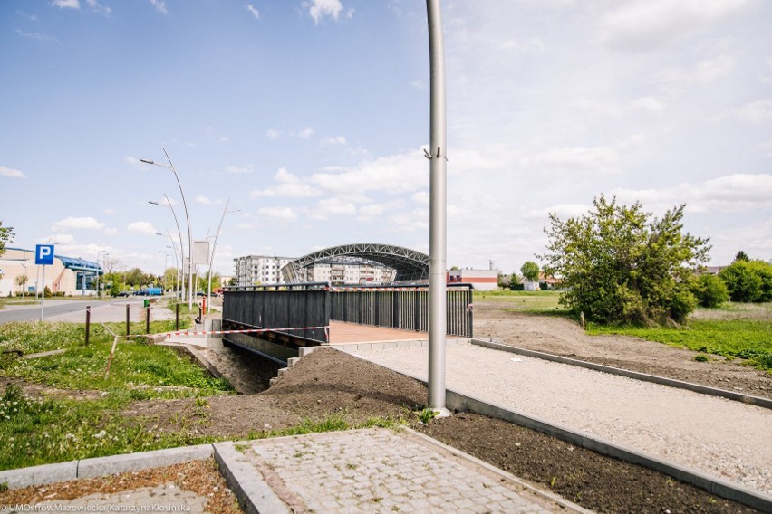 Trwa budowa ścieżki rowerowej na ulicy Trębickiego