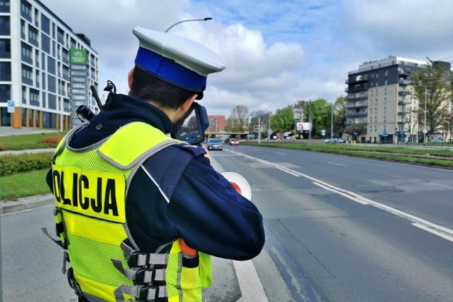 Dolnośląscy policjanci kontrolują tysiące kierowców. Rusza akcja "Prędkość".