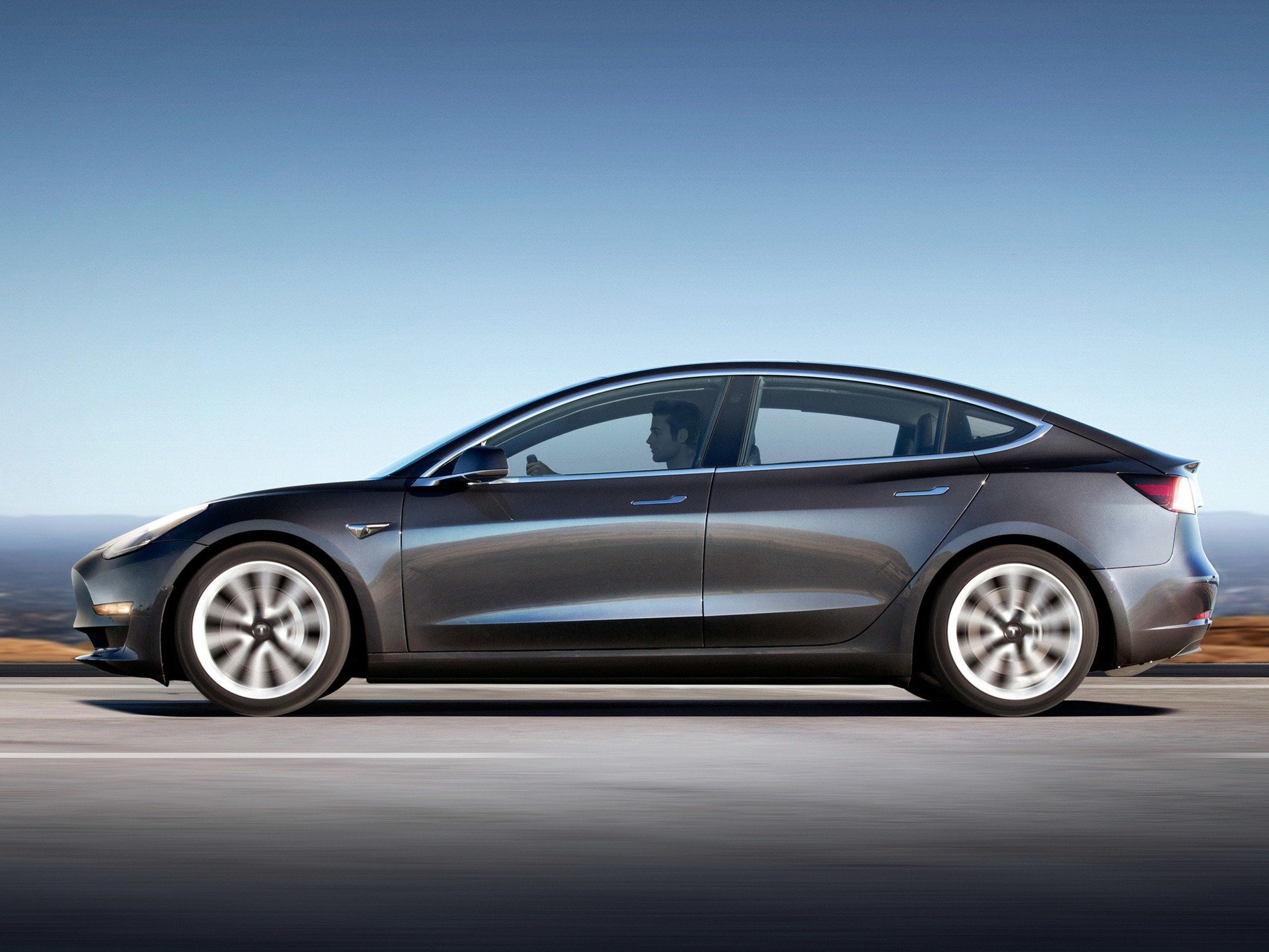 Tesla Model 3. Ile kosztuje nowy elektryk? | Motofakty