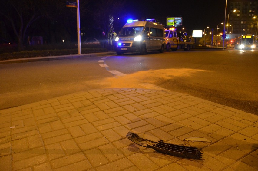 Wrocław: Wypadek pod Sky Tower. Zderzyły się dwa auta [FOTO]