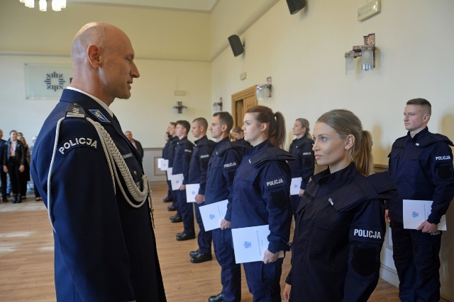 Ślubowanie policjantów w Opolu.