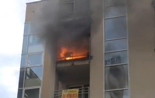Pożar grilla na balkonie