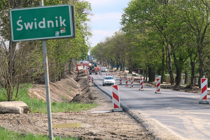 W końcu nowy asfalt na wylotówce z Lublina. Ale prace jeszcze trwają