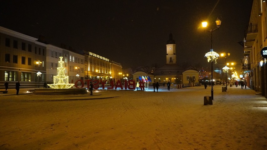 Białystok pod śniegiem. Czekają nas jeszcze marznące opady....