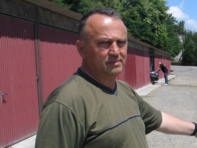Andrzej Mikulski był zdziwiony, gdy kontroler miejskiego autobusu nie uznał jego legitymacji inwalidy wojskowego, uprawniającej do darmowego przejazdu.
