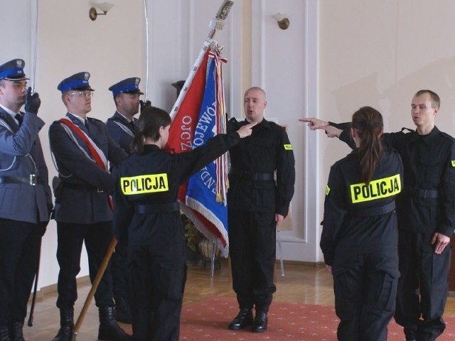 Ślubowanie policjantów w Komendzie Wojewódzkiej Policji