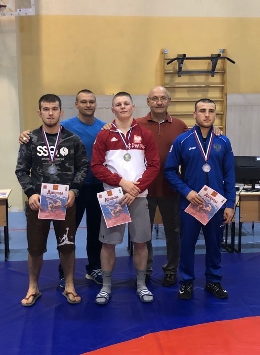 Dwaj zapaśnicy Czarnych Połaniec wygrywali międzynarodowy turniej juniorów w zapasach w stylu wolnym w Kaliningradzie