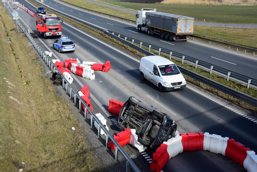 Przed południem na obwodnicy Inowrocławia w Sikorowie doszło...