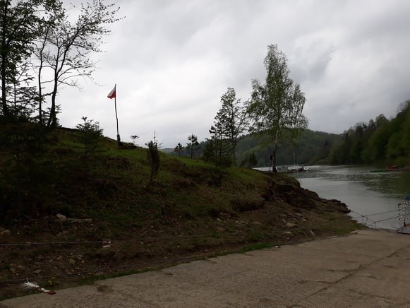 Majówka nad Soliną. Żeglarze szykują jachty do sezonu [ZDJĘCIA] 