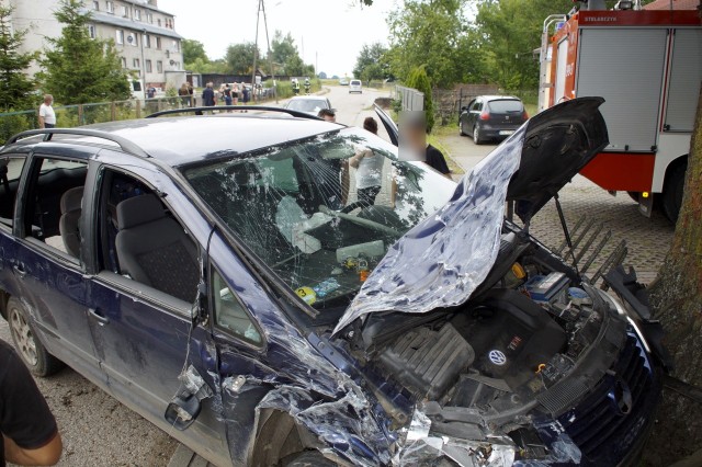 Do niebezpiecznej kolizji która skończyła się roztrzaskaniem aut, doszło w poniedziałek w Kuleszewie pod Słupskiem