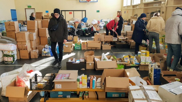 Magazyny z darami na rzecz uchodźców z Ukrainy działają w różnych zakątkach Opolszczyzny. Badacze z Openfield obliczyli wartość średniej pomocy przekazanej przez mieszkańców.