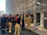 Ćwiczenia straży pożarnej przy parkingu automatycznym na ul. Tylnej Mariackiej w Katowicach