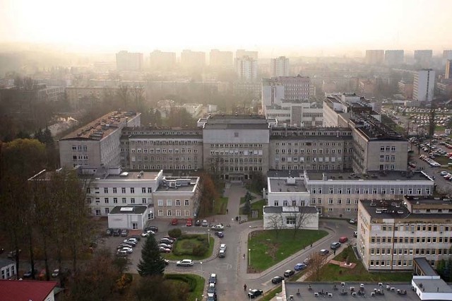 Uniwersytecki Szpital Kliniczny w Białymstoku po pierwszym półroczu ma ponad 9 mln zł nadwykonań