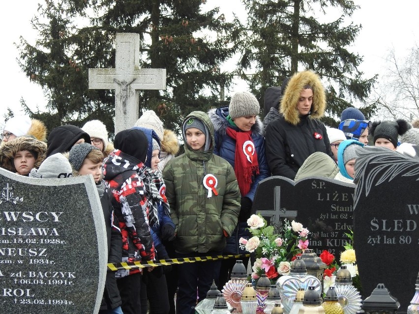 Andrzejewo/Szumowo: Żołnierze spoczęli z towarzyszami broni (zdjęcia)