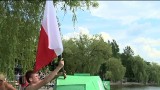 Czołgiem po mazurskich jeziorach. Mistrzostwa Polski w pływaniu na byle czym