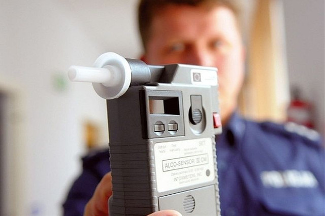 Był pijany czy nie? Nie wiadomo, bo policjanci badali popsutym alkomatem - twierdzi sąd