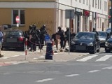 Akcja policji w centrum Kołobrzegu. Zatrzymano dwie osoby [ZDJĘCIA]