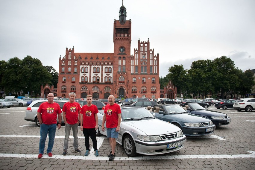 W piątek po południu sprzed słupskiego ratusza do Gniezna...