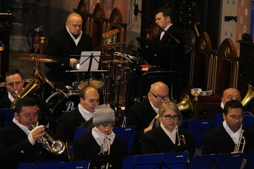 Koncert kolęd i pastorałek w dąbrowskiej bazylice NMP...