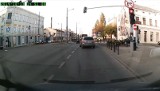 Po chodniku i na czerwonym - kierowca z Piotrkowa na ul. Zachodniej [FILM]