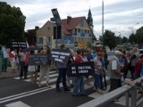 Droga krajowa w Krośnie Odrz. zablokowana. Mieszkańcy protestują w obronie pogotowia (zdjęcia Czytelnika)