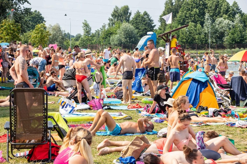 W upalny weekend mieszkańcy Białegostoku szukali ochłody nad...