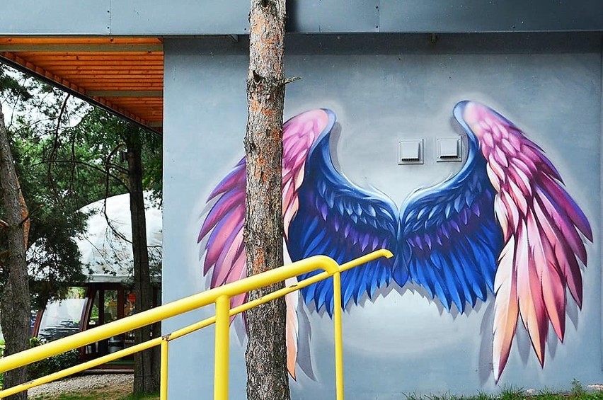 Skrzydlaty mural w Siemiatyczach to nowa atrakcja...
