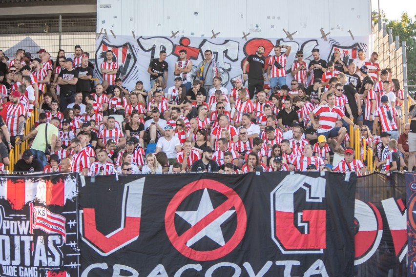 Cracovia na meczu w Mielcu