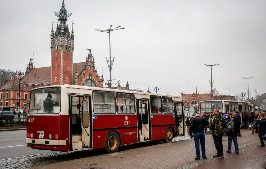 Tunel dla pieszych na dworcu Gdańsk Główny wreszcie otwarty! Dojść można i na perony kolejowe, i do dworca PKS