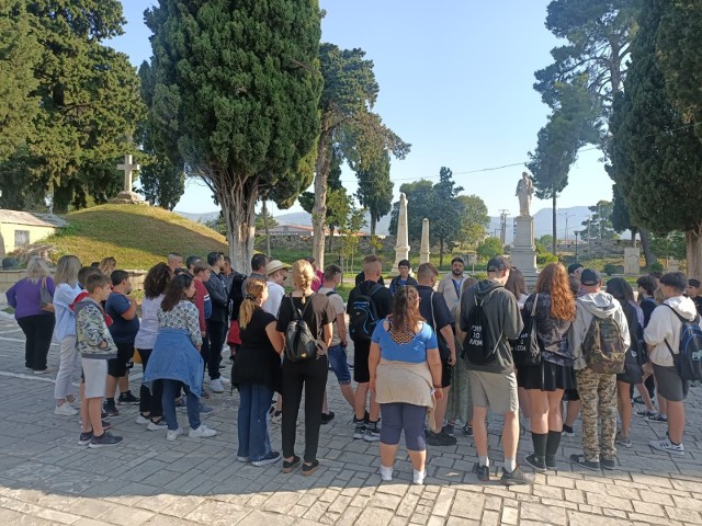 Uczniowie z X LO przebywali w Grecji i mieli okazję do wspólnej nauki ze swymi rówieśnikami z Hellady. Była też okazja zwiedzić część tego kraju.