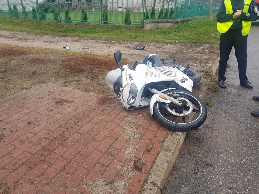 Niećkowo. Motocyklista uderzył w słup (zdjęcia)