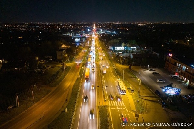 Agencje mają doskonale sprofilowanych odbiorców, więc wystarczy tylko stworzyć kilka wersji reklamy, która uwypukla najważniejsze dla danej grupy funkcje auta.